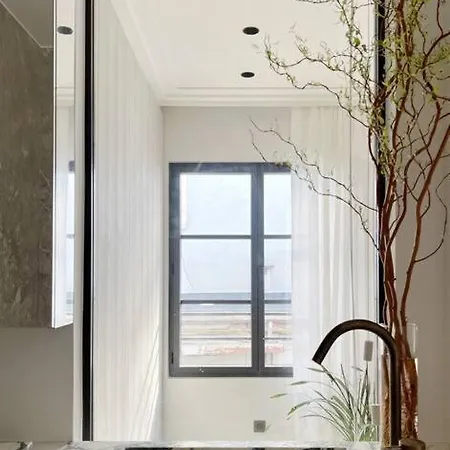 Petite Maison Dans Le Marais *