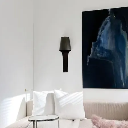 Apartment Petite Maison Dans Le Marais Paris